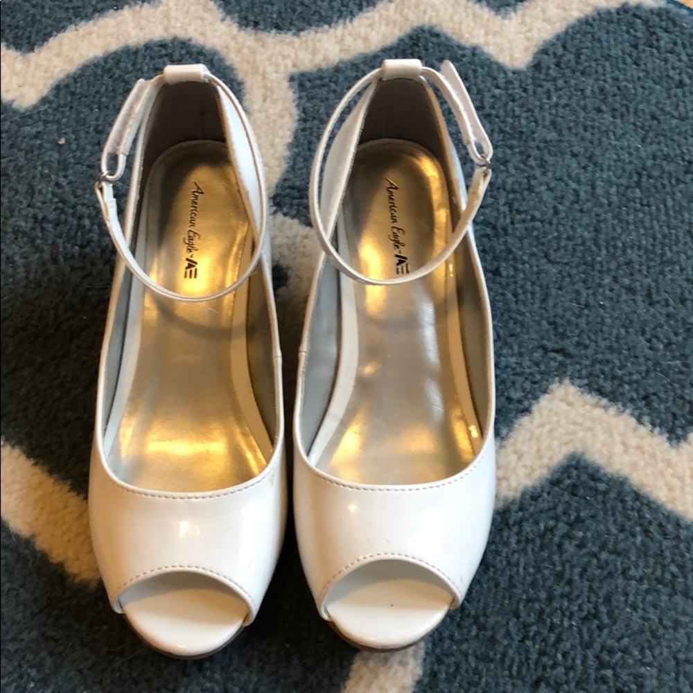 Girls white patent leather peep toe shoe